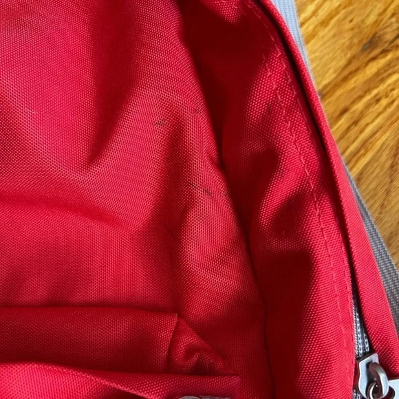 Bright pink backpack - Picture 3 of 5